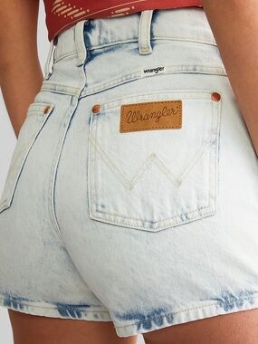 WRANGLER High Rise Festival Shorts Light Acid Wash 26